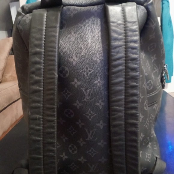 Louis Vuitton Monogram Eclipse backpack - Picture 4 of 5